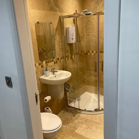 Sitwell Coastal With Free Parking Apartment