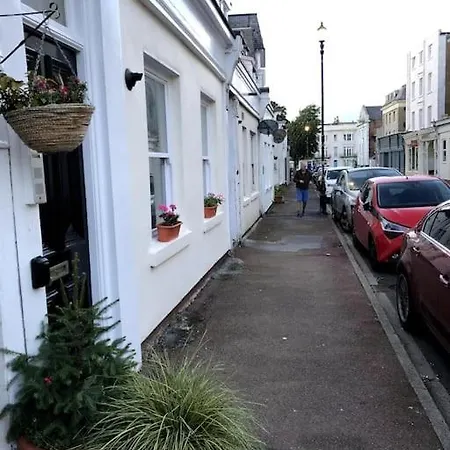 Sitwell Coastal With Free Parking